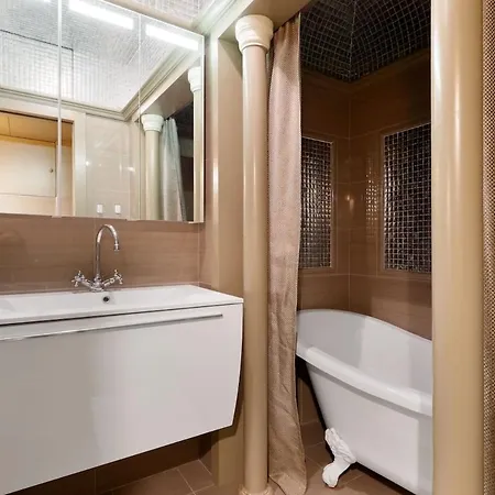 Seine Apartment Paris