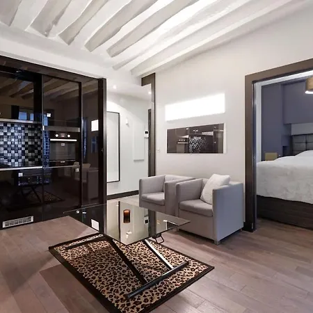 Seine Apartment *
