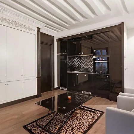 Seine Apartment *